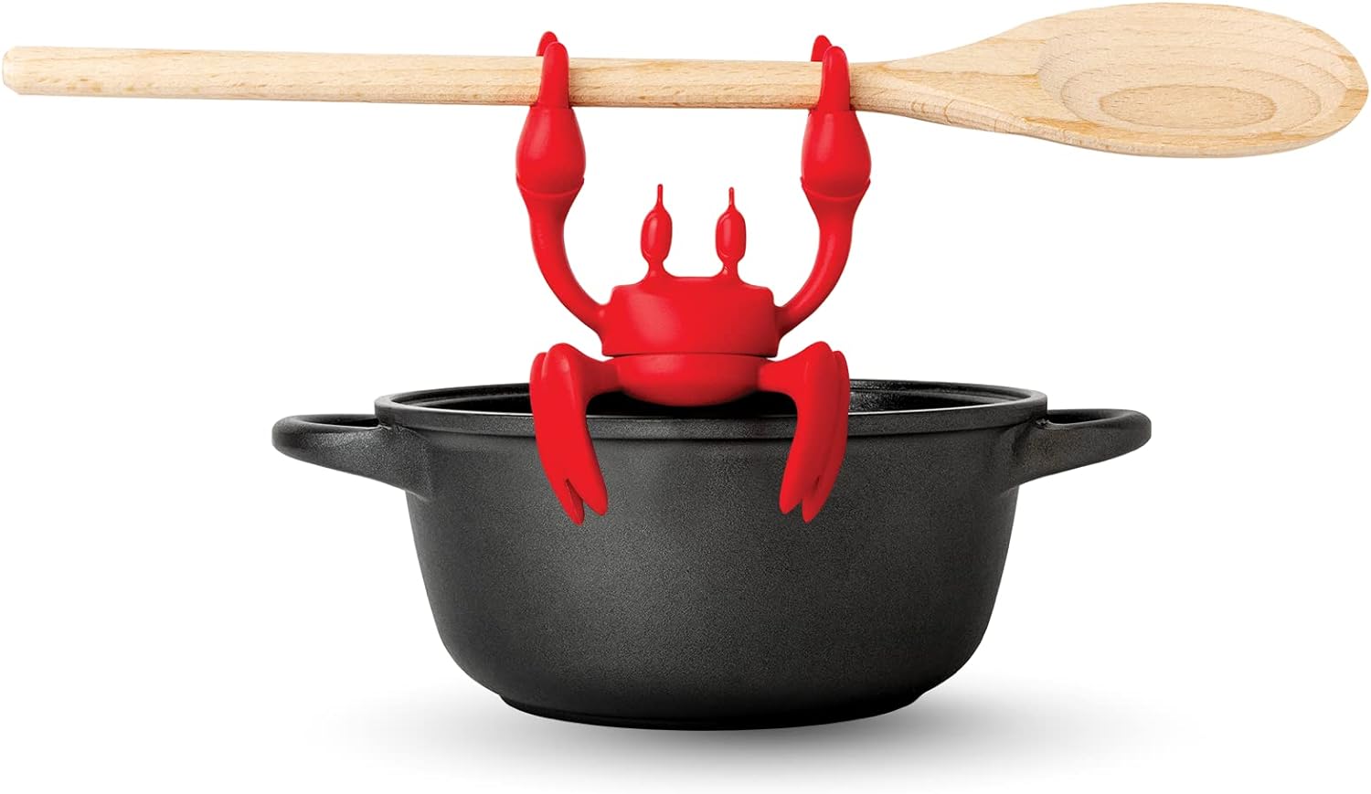 Gli oggetti inutili su Amazon (ma divertenti) – La Selezione Terrificante del 2025 33 Simpatico poggiamestolo in silicone rosso a forma di granchio, agganciato al bordo di una pentola e che "sostiene" un mestolo